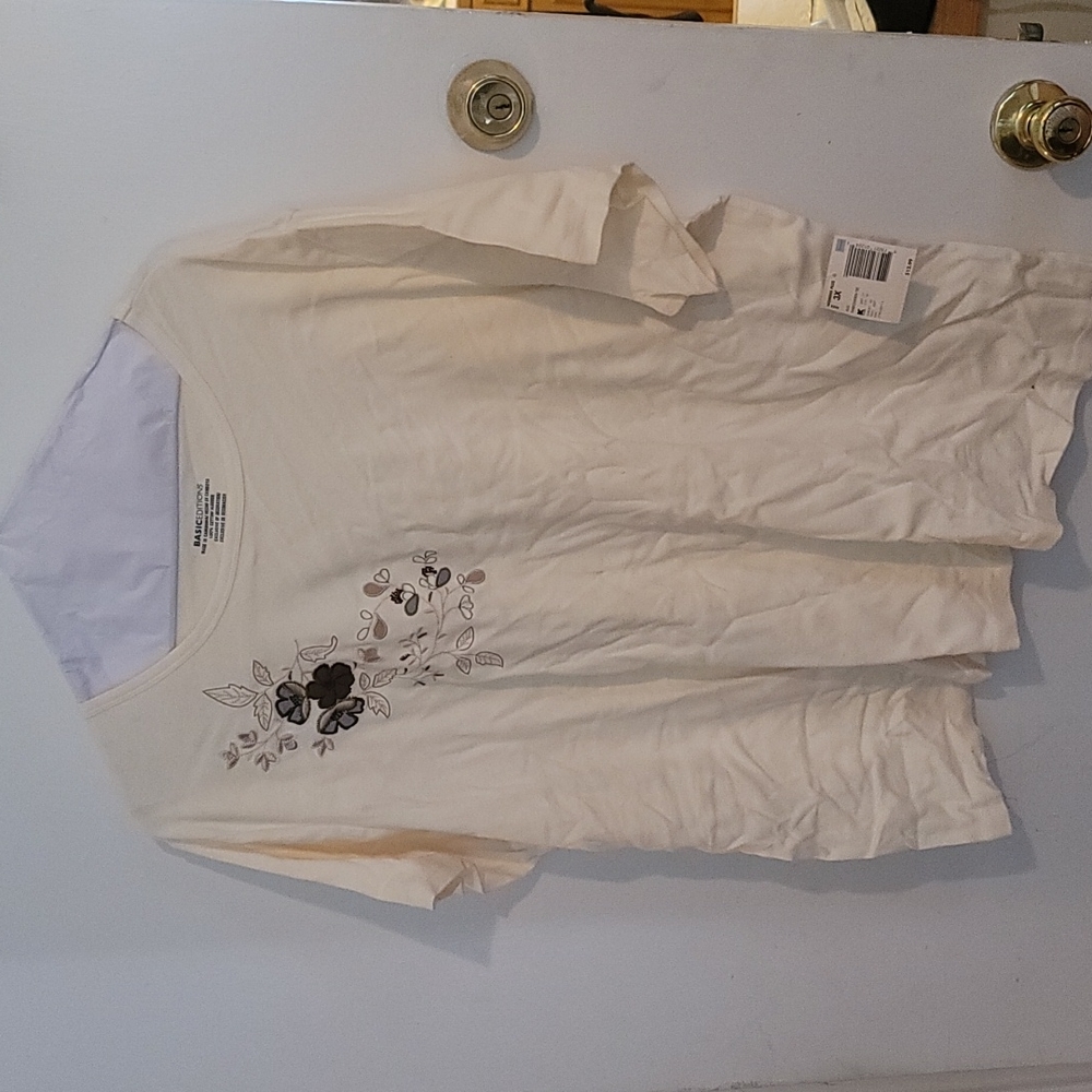 Plus size top with embroidery